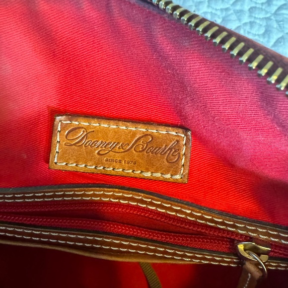 EUC-DOONEY & BOURKE RED CROCO SATCHEL WITH SHOULDER STRAP - Picture 9 of 15